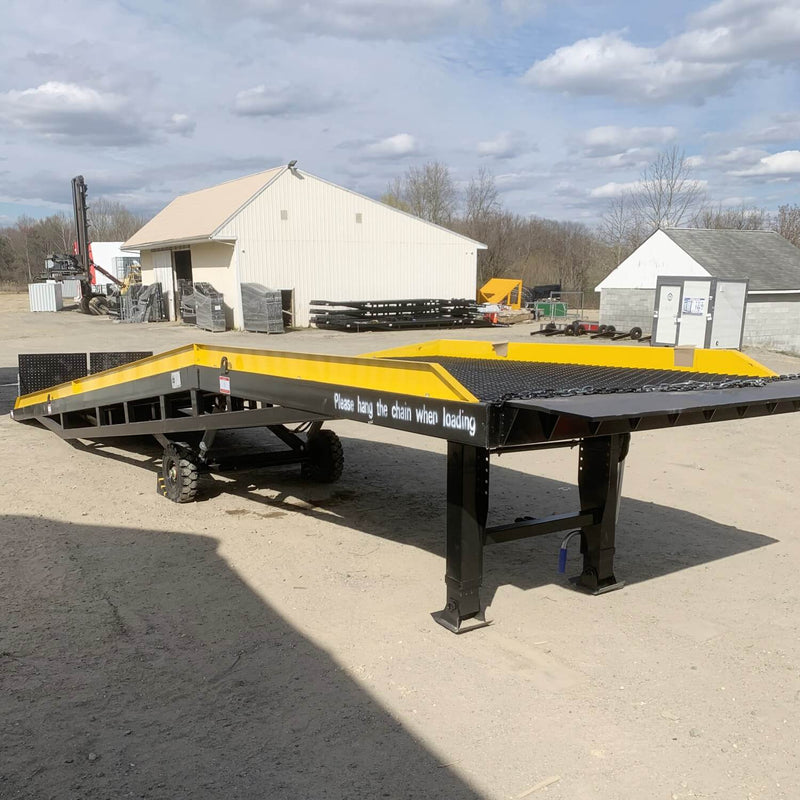 Chery Industrial Portable Loading Dock Ramps Yard Ramp - 22,000 lb. Capacity SUILP10TM