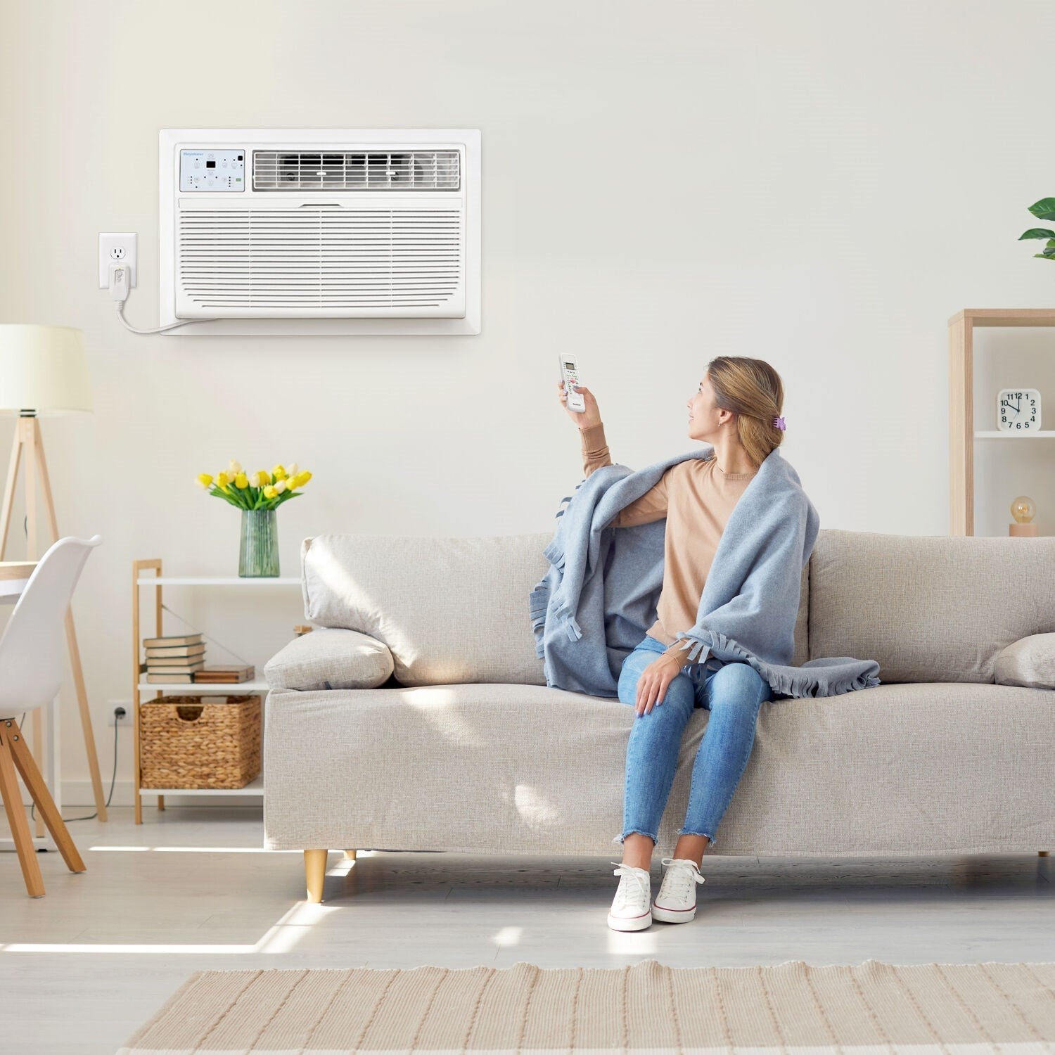 Keystone - 10,000 BTU Through The Wall Air Conditioner,EStar,230V, R32 Thru-The-Wall - KSTAT10-2D