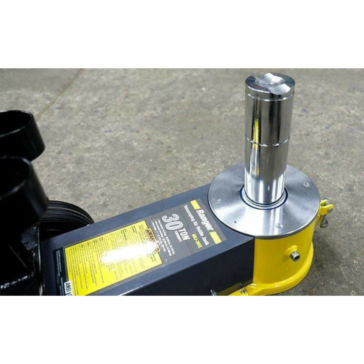 Ranger RBJ-30TL 30-Ton Capacity Telescoping Air Bottle Jack - 5150443